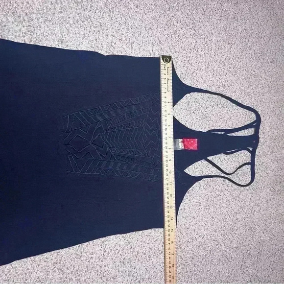 Red Carter Swim Women’s Black Textured Embroidered Tank Top Size Medium - Picture 5 of 7